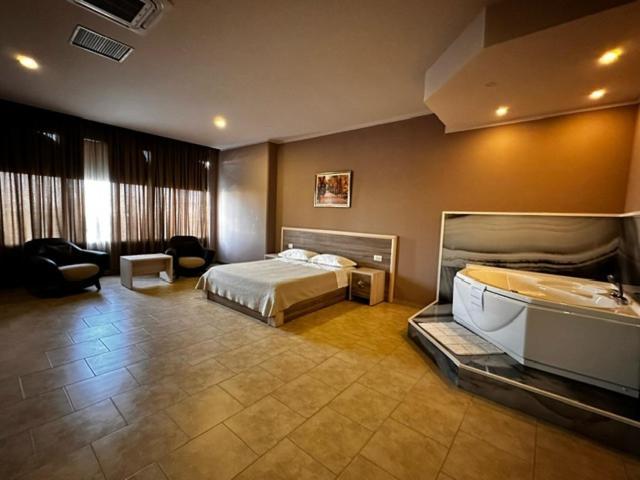 Hotel Terminal Tirana Bregu i Lumit Екстериор снимка